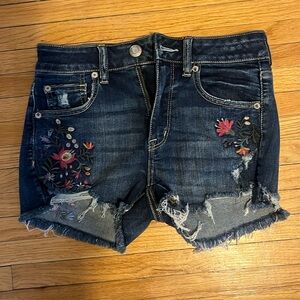 size 6 denim american eagle shorts with embroidered flowers